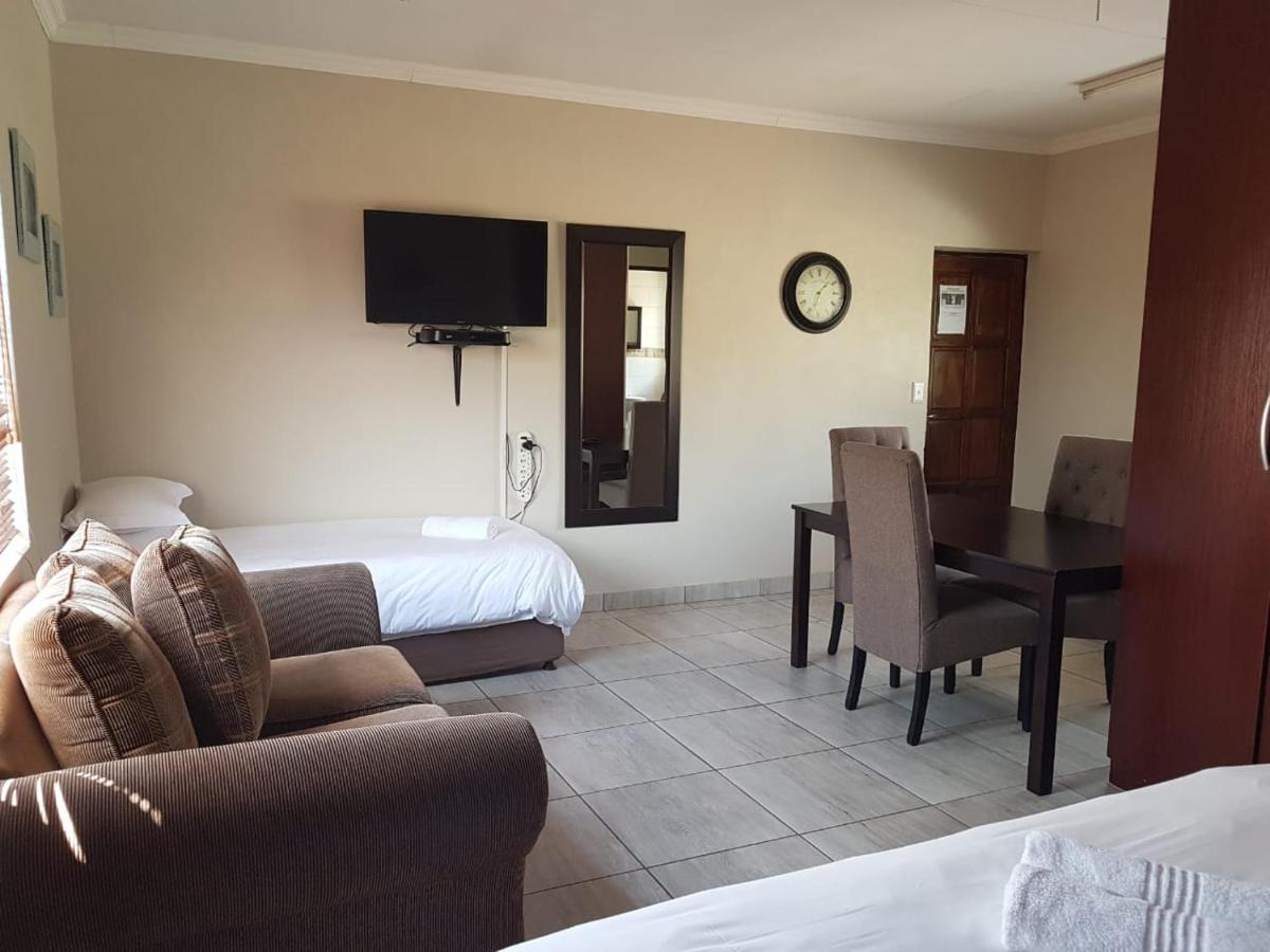 Private Apartments & Biz Stays Pretoria Bagian luar foto
