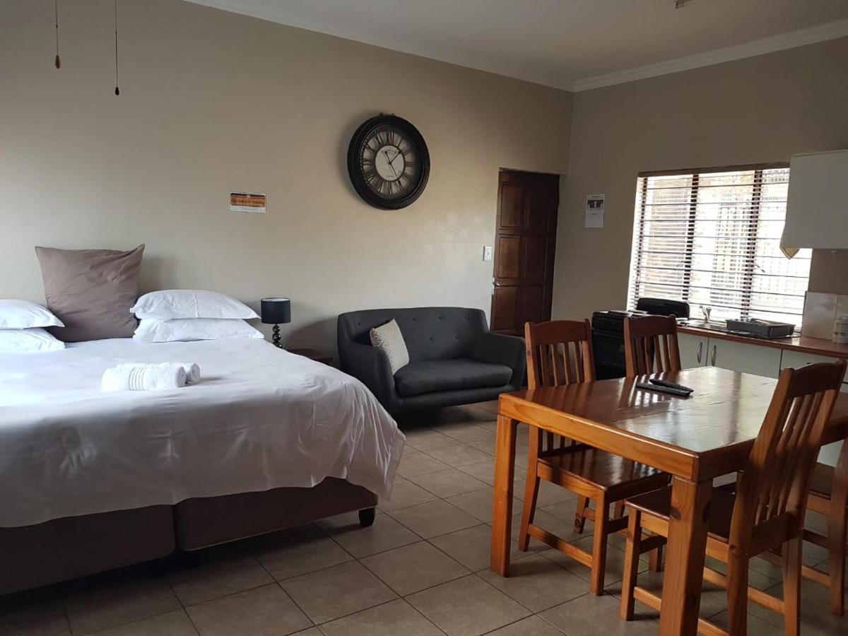 Private Apartments & Biz Stays Pretoria Bagian luar foto