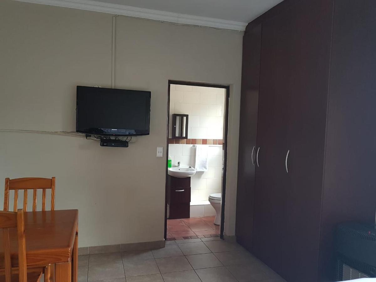 Private Apartments & Biz Stays Pretoria Bagian luar foto