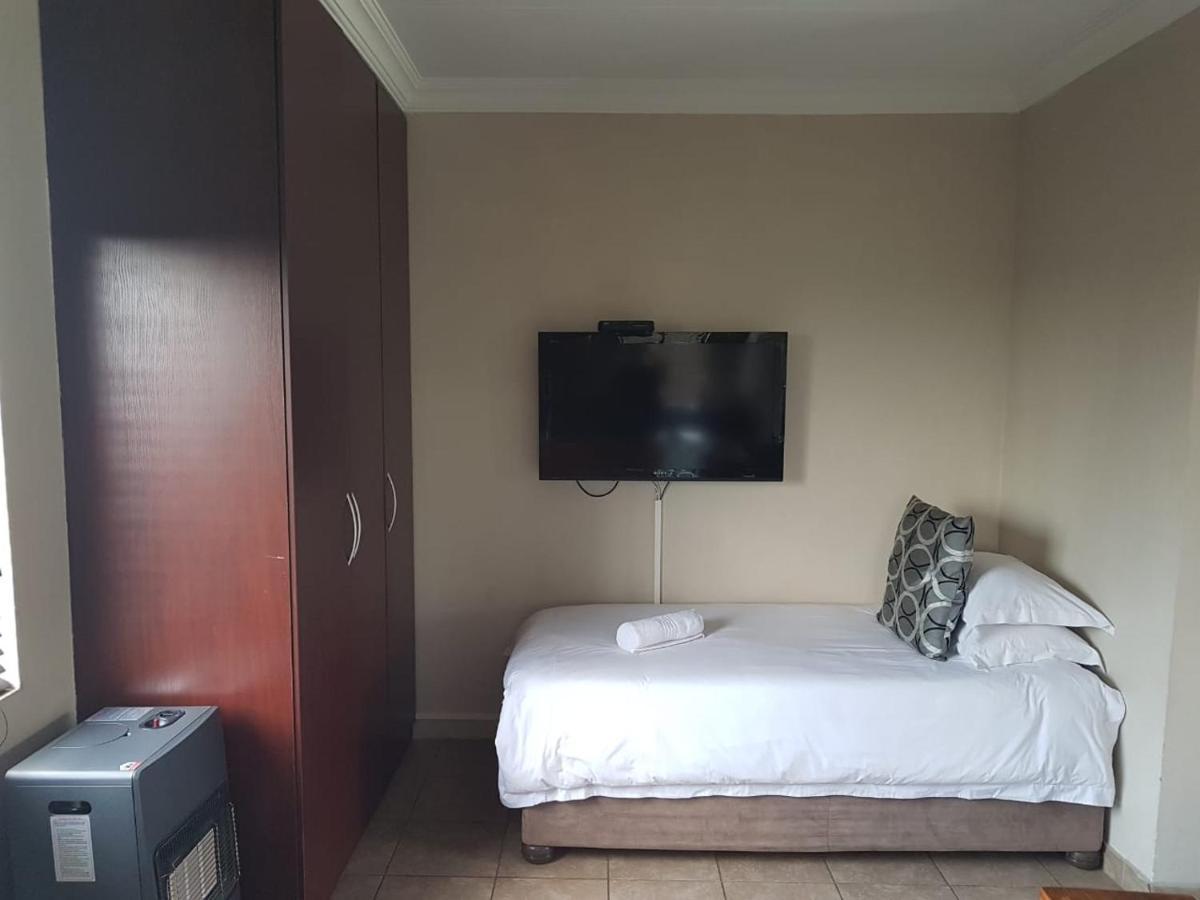 Private Apartments & Biz Stays Pretoria Bagian luar foto