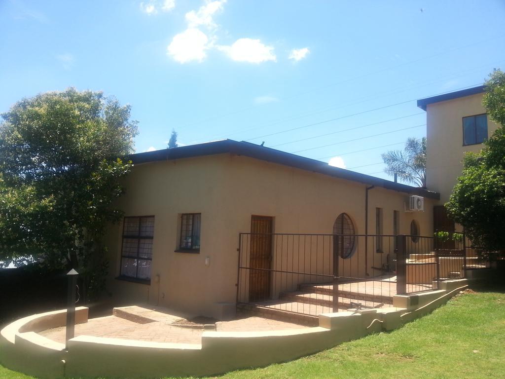 Private Apartments & Biz Stays Pretoria Ruang foto