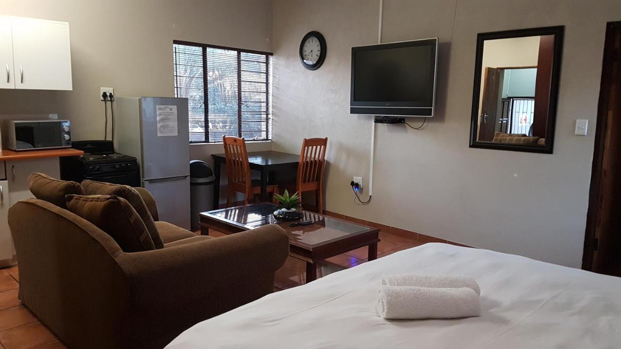 Private Apartments & Biz Stays Pretoria Bagian luar foto